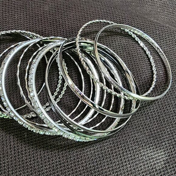 Claire's Set Of 14 Silver Tone Bangle Bracelets - Picture 4 of 16